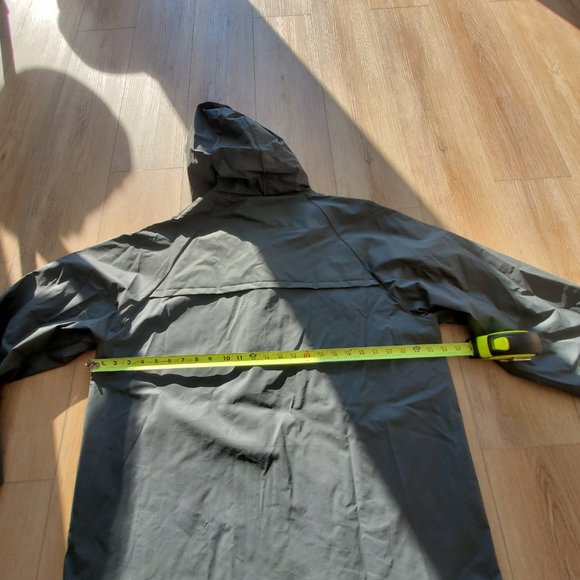 Rain coat - Picture 5 of 7